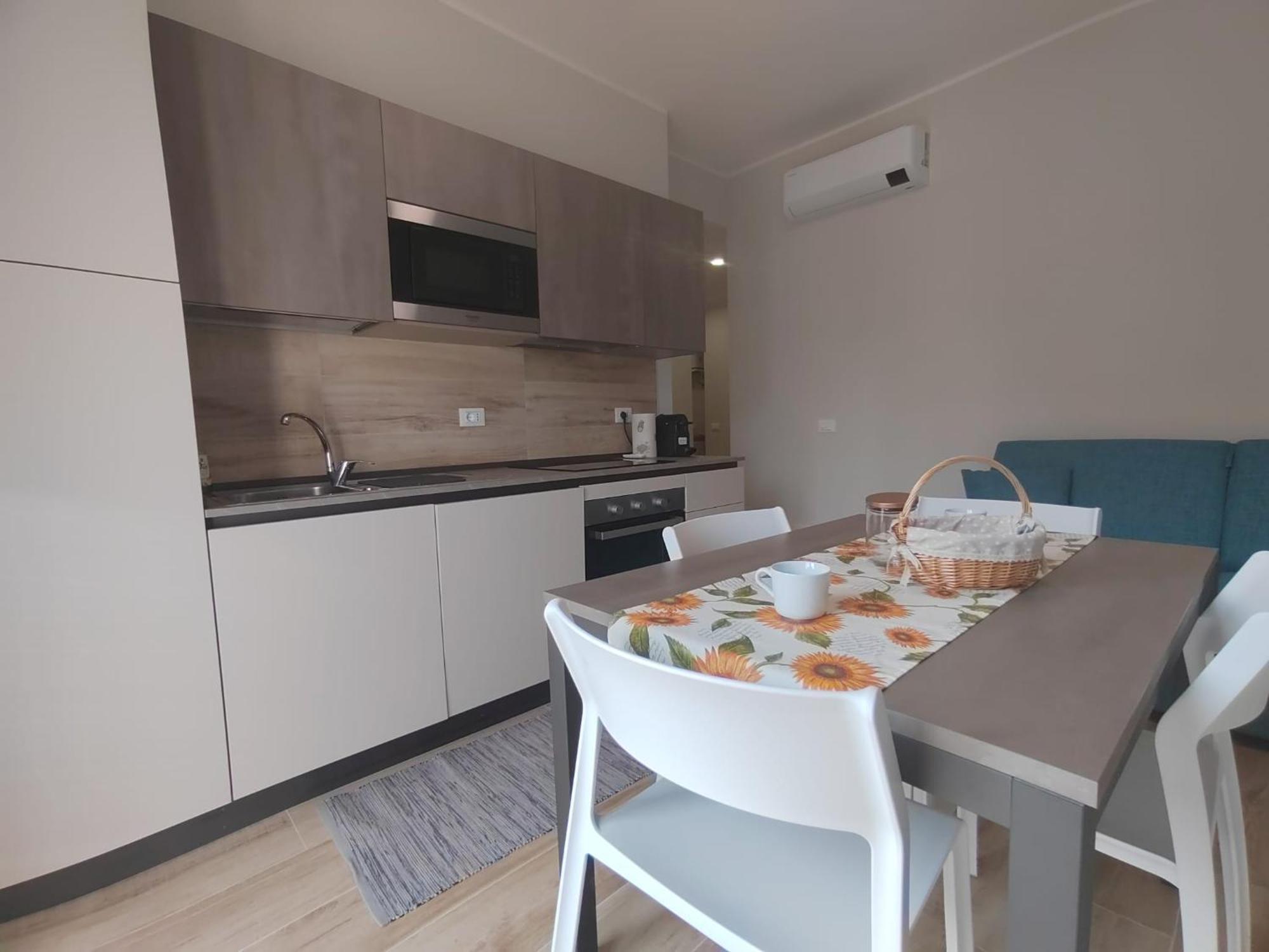 De Amicis Apartment ปิเอตราลิกูเร ภายนอก รูปภาพ